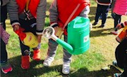 温暖天域娃，护绿小天使——记天域幼儿园小朋友小班年级组植树节活动